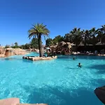 Les Sables D'or אתר קמפינג אגדה